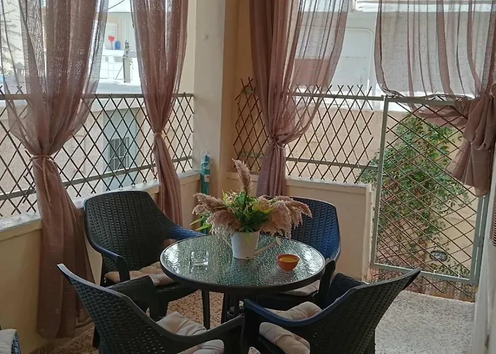 Anmi Hospitality 干尼亞