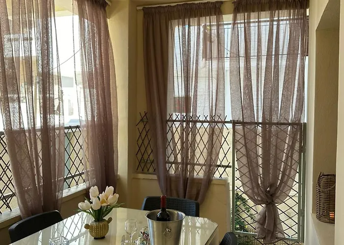 Anmi Hospitality 하니아